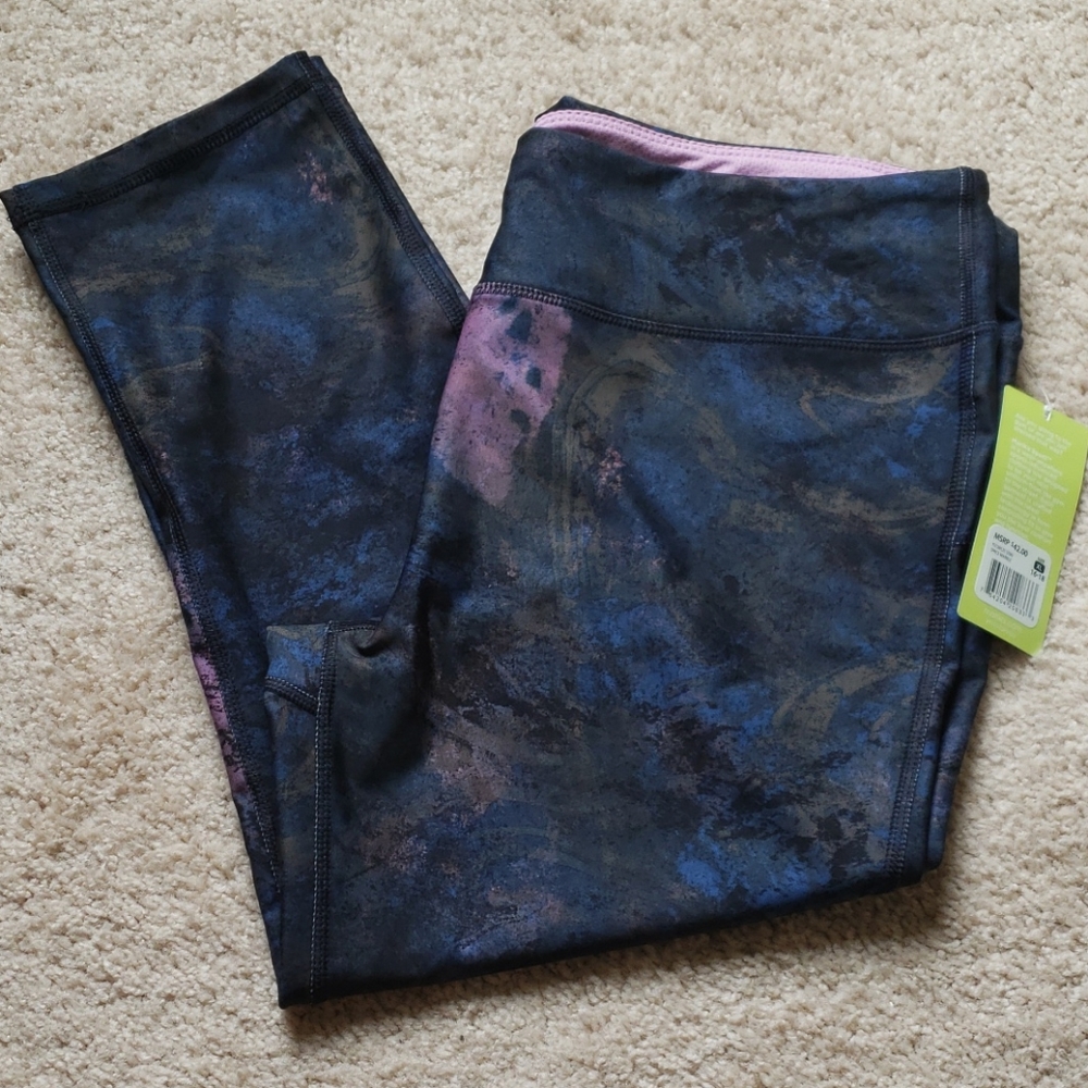 NWT- Marika Sport capri leggings
